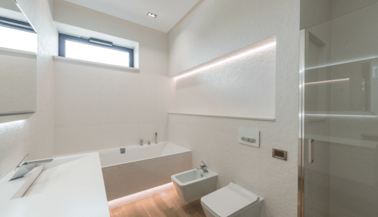 luci led bagno piccolo